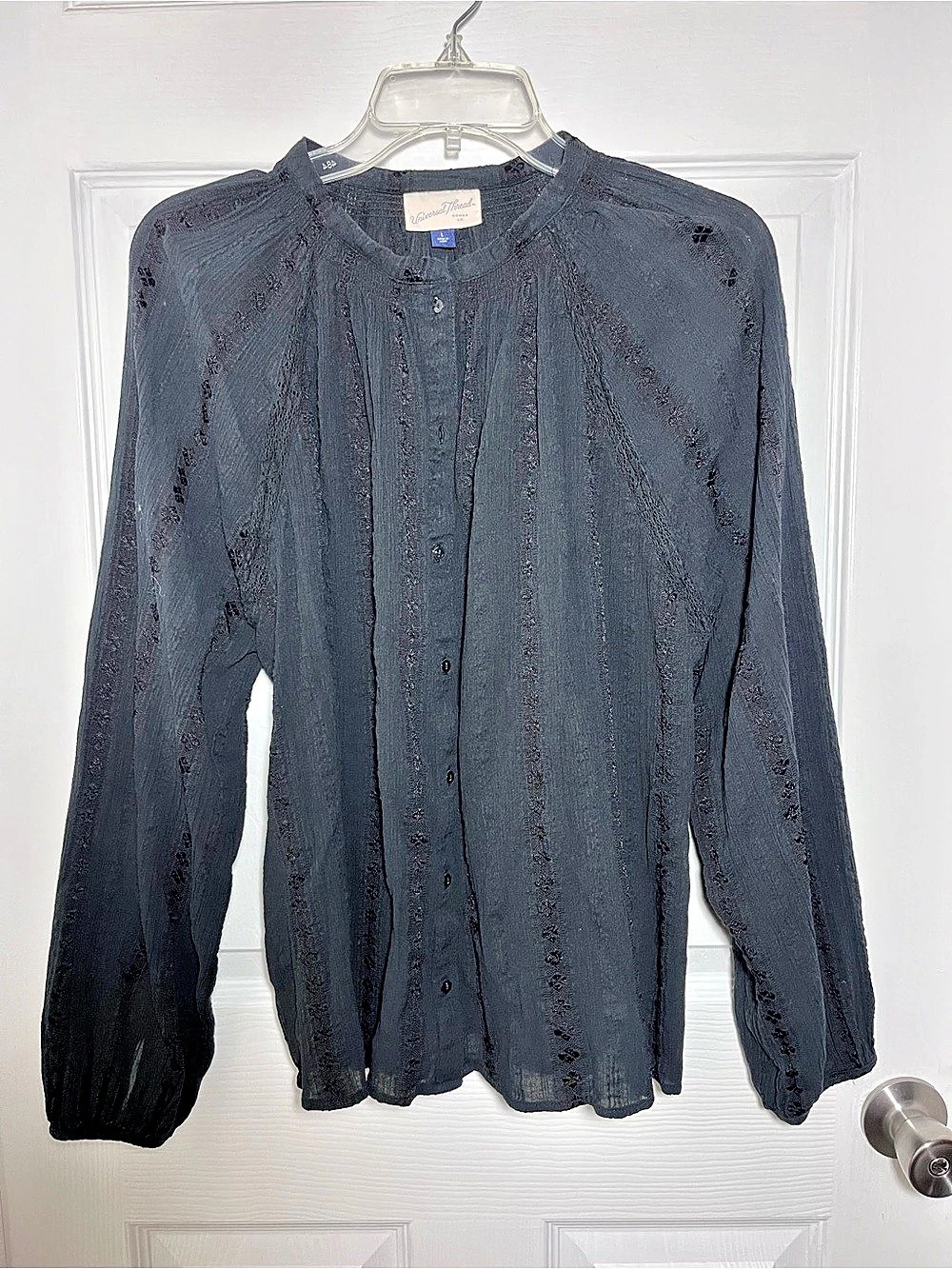 Universal Thread Long-Sleeve Button-Down Blouse Black Large